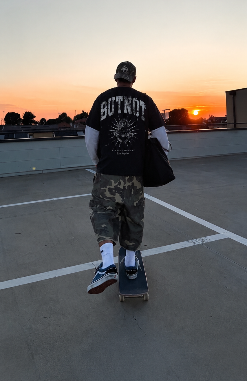 LONGSLEEVE BUTNOT RESISTANCE DESTROY