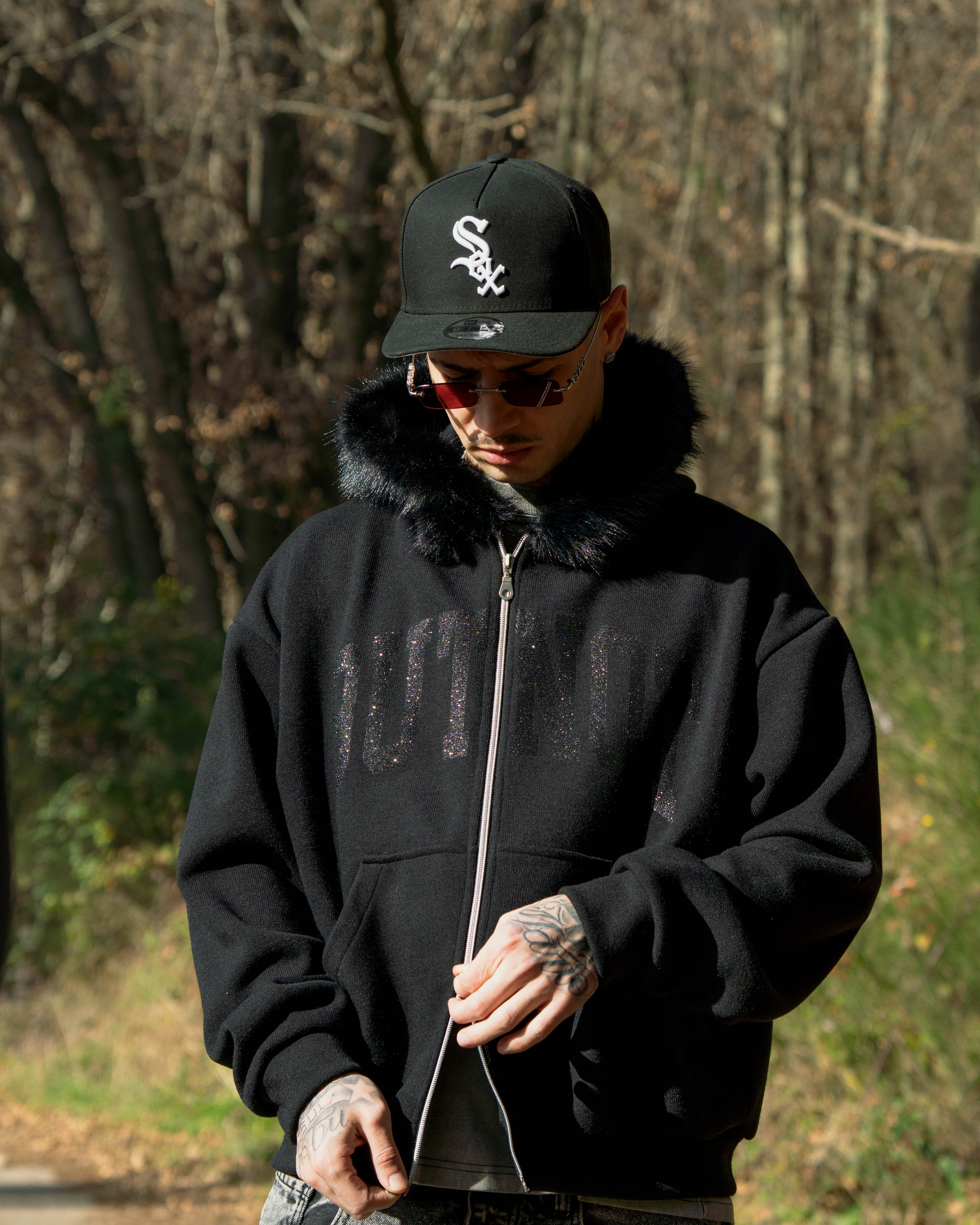 HOODIE BLACK FUR BUTNOT