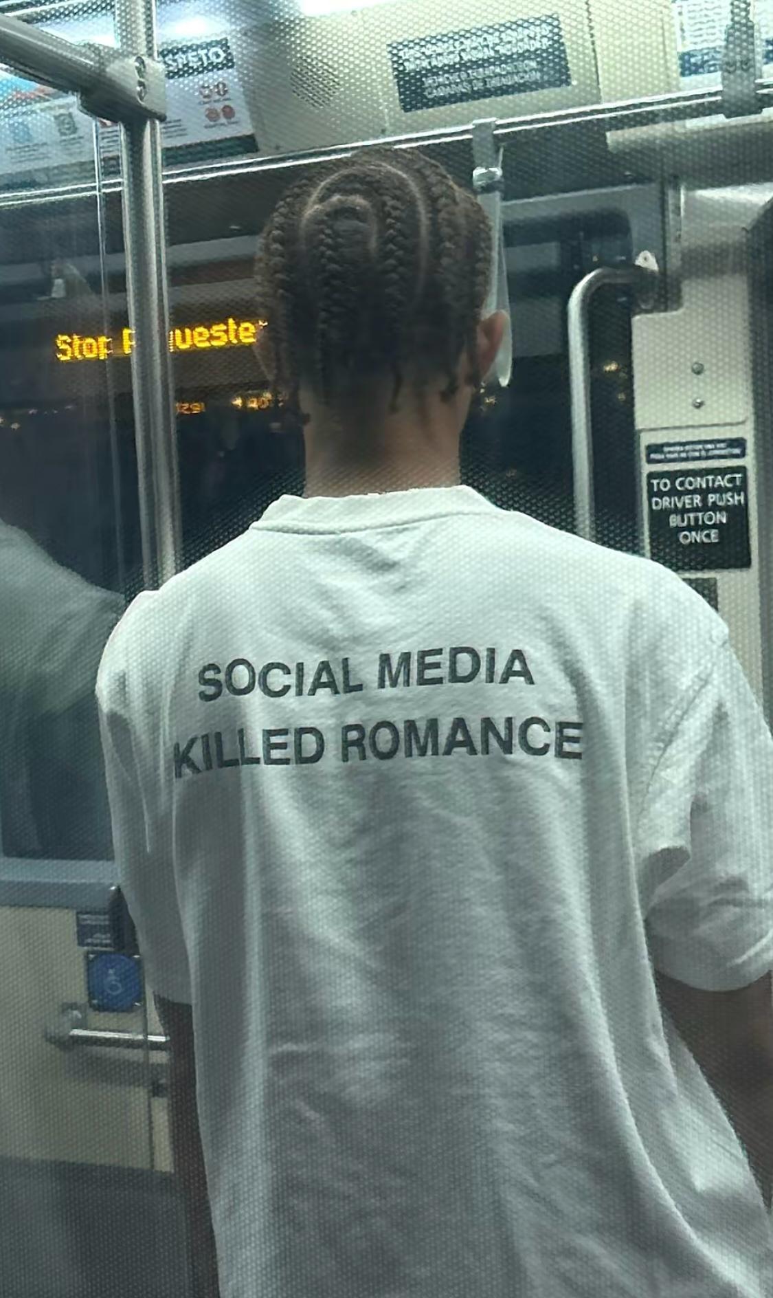 T-SHIRT SOCIAL MEDIA KILLED ROMANCE