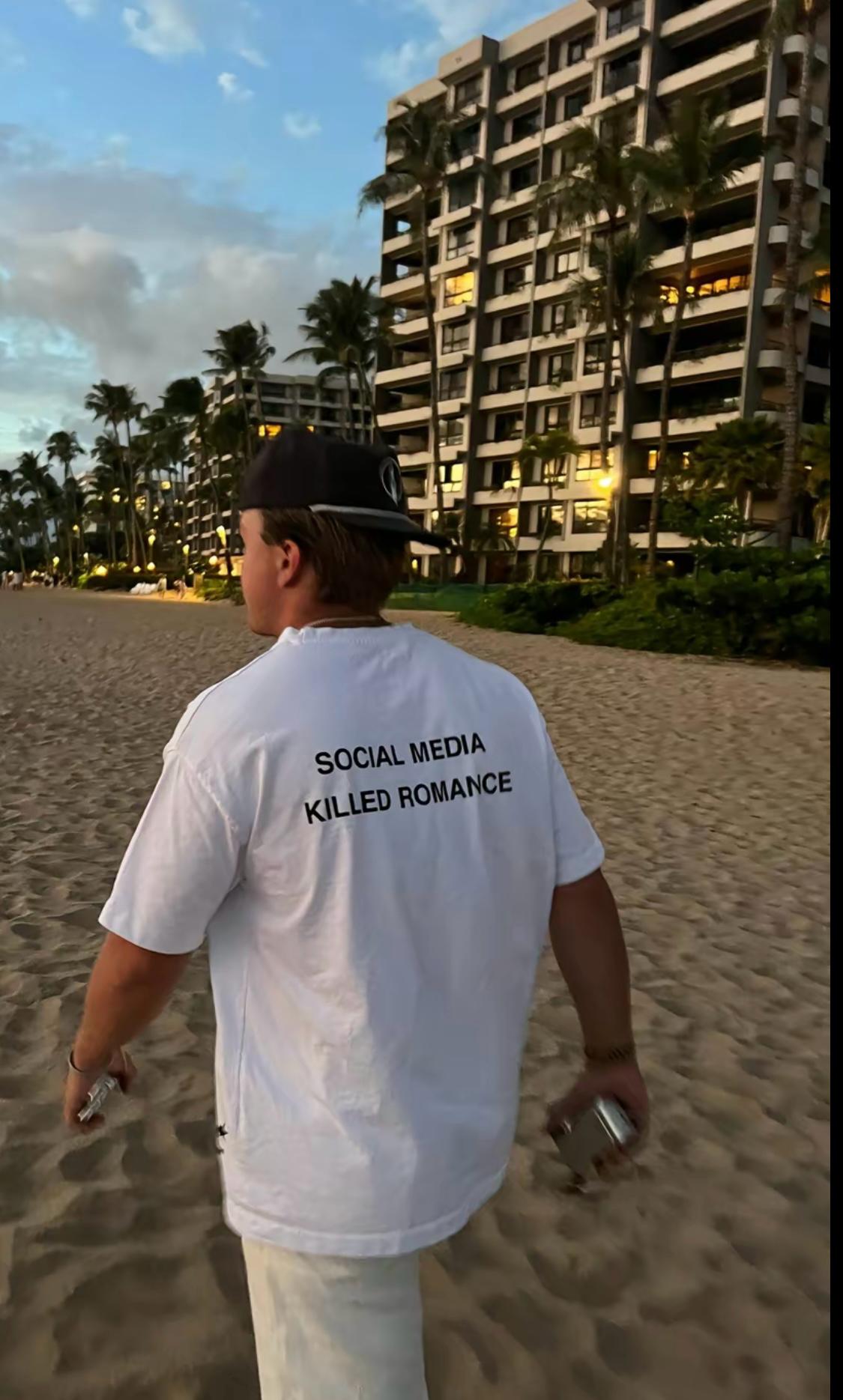 T-SHIRT SOCIAL MEDIA KILLED ROMANCE