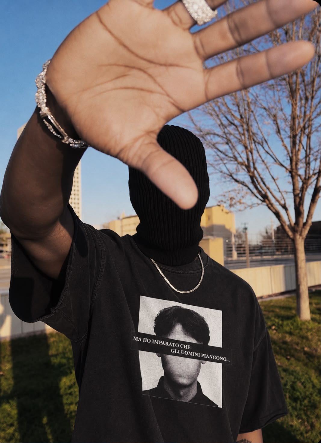 T-SHIRT BUTNOT MAN CRYING