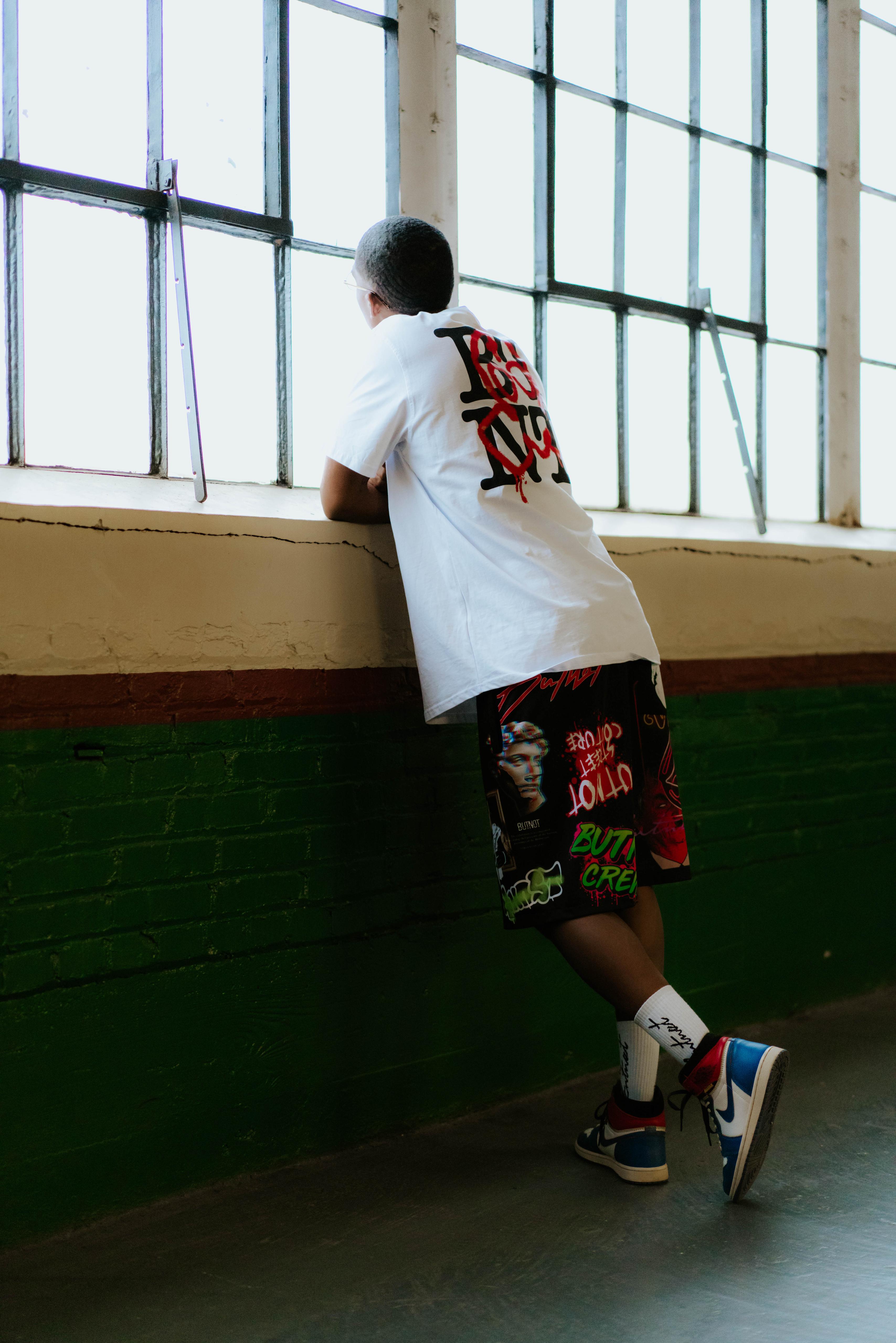 SHORTS STAMPA GRAFFITI