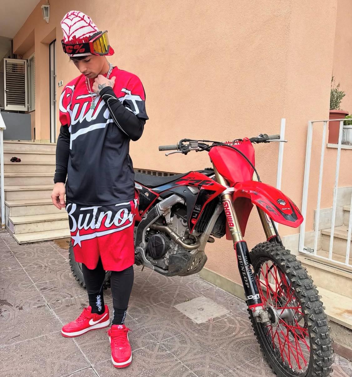 T-SHIRT BUTNOT BASKET