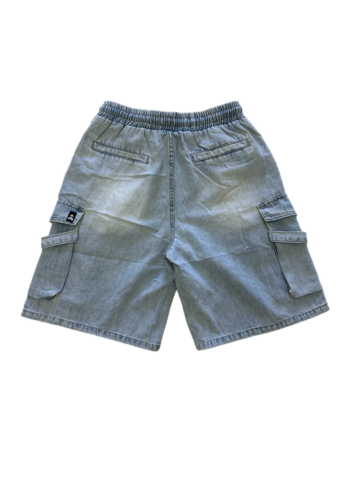 SHORTS JEANS CON TASCONE