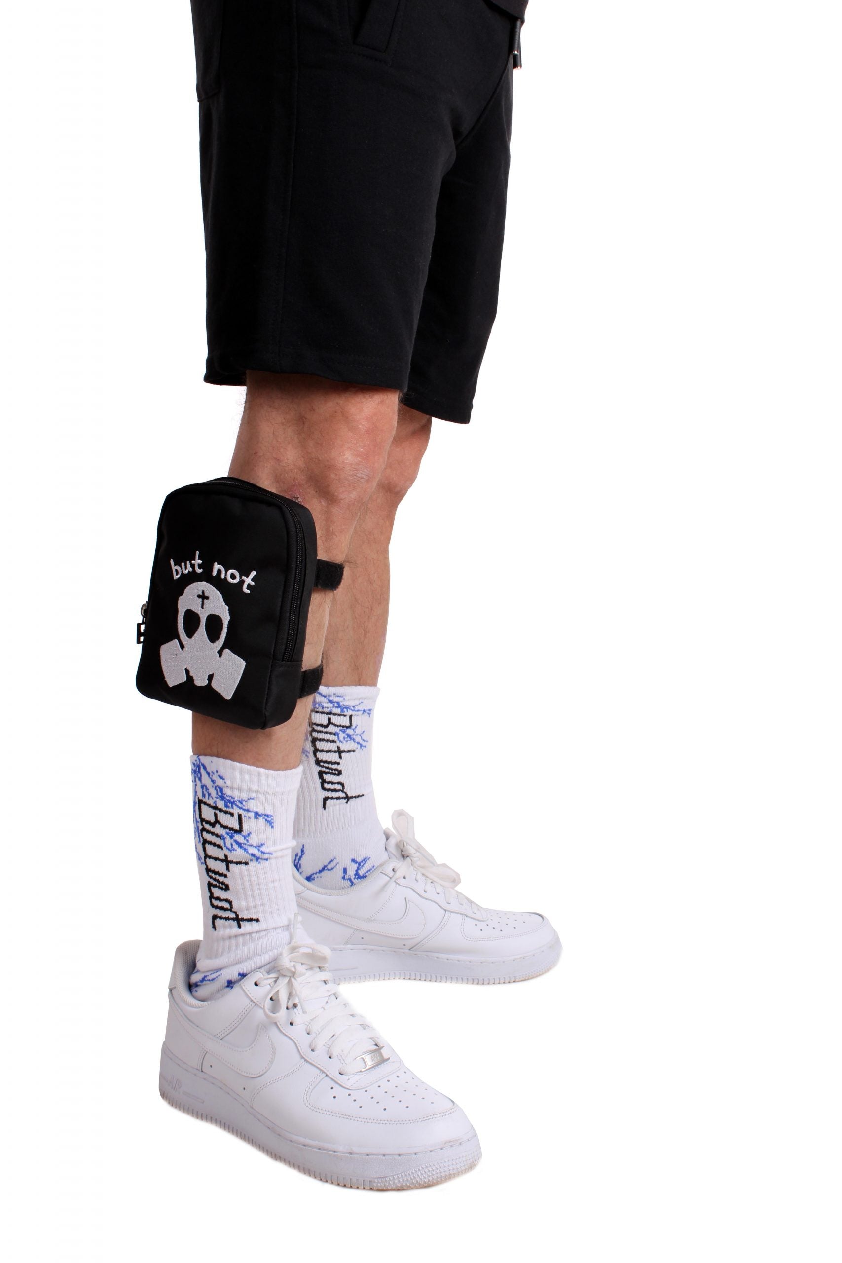 LEG BAG BUT NOT LOGO MASK