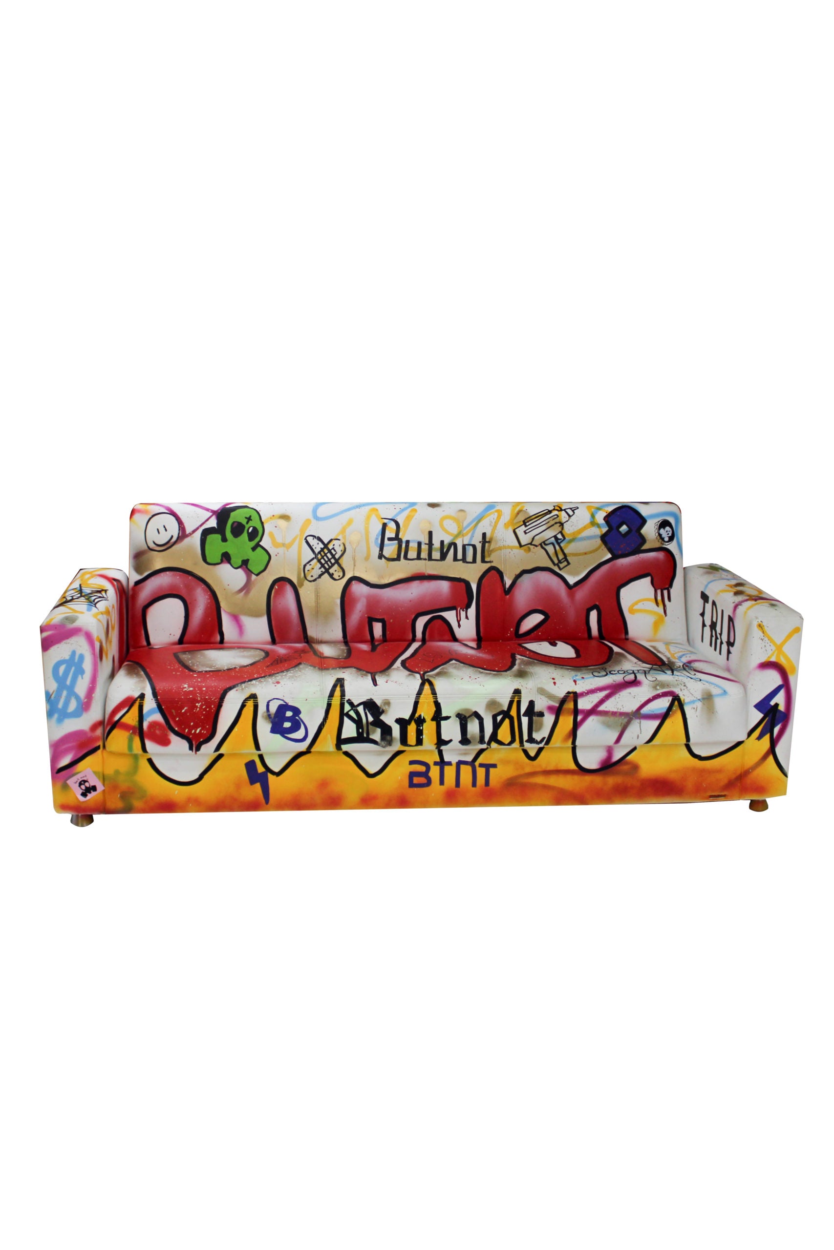 SOFA BUTNOT STREET ART