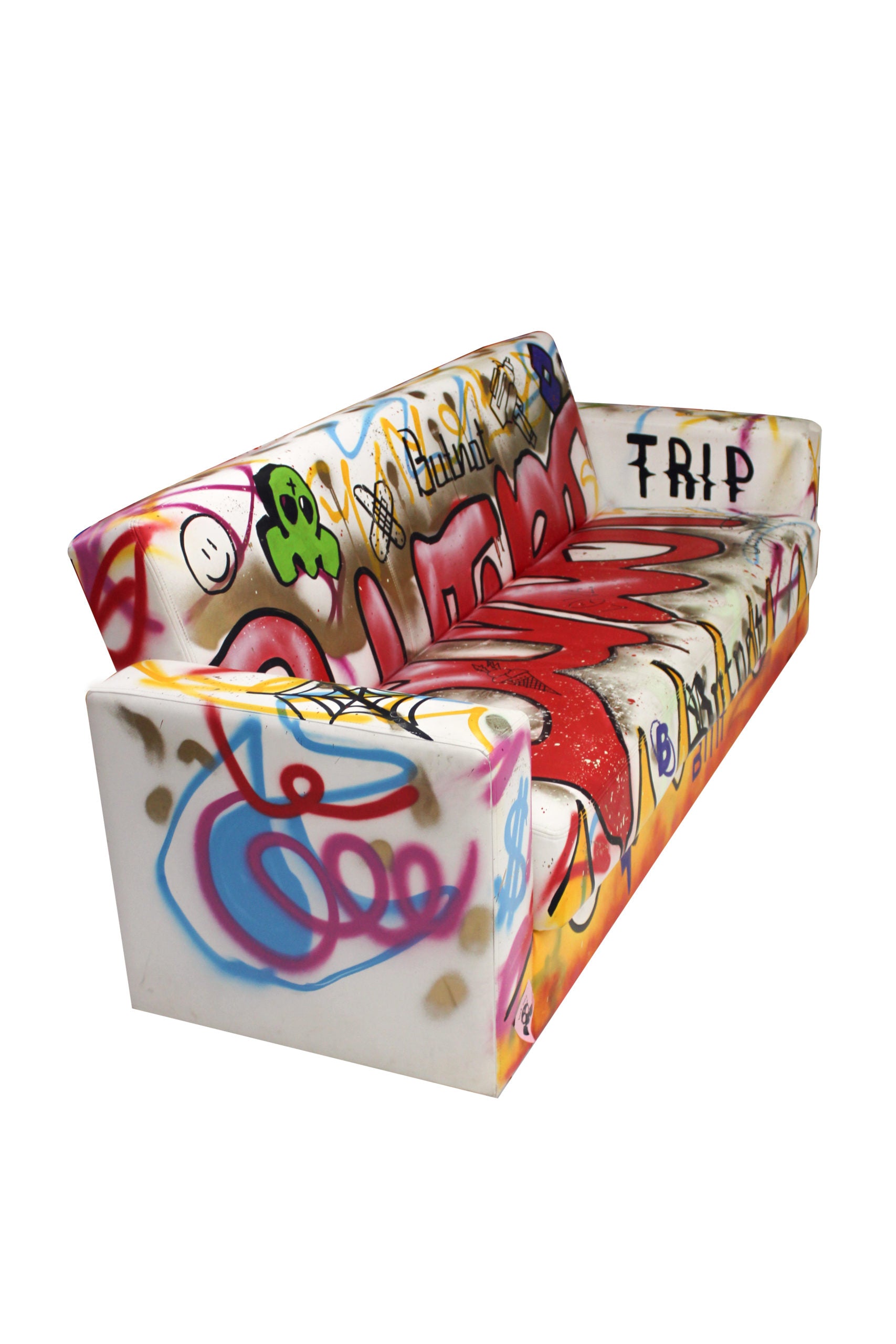 SOFA BUTNOT STREET ART