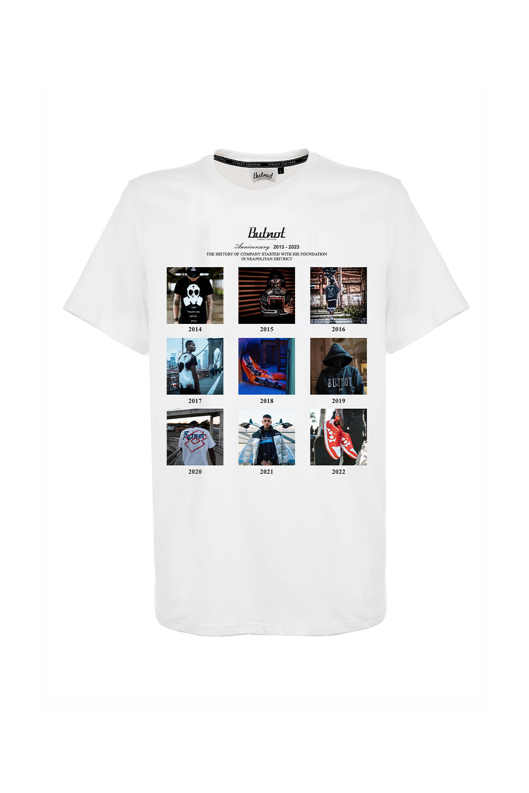 T-SHIRT CON STAMPE DEL DECENNALE