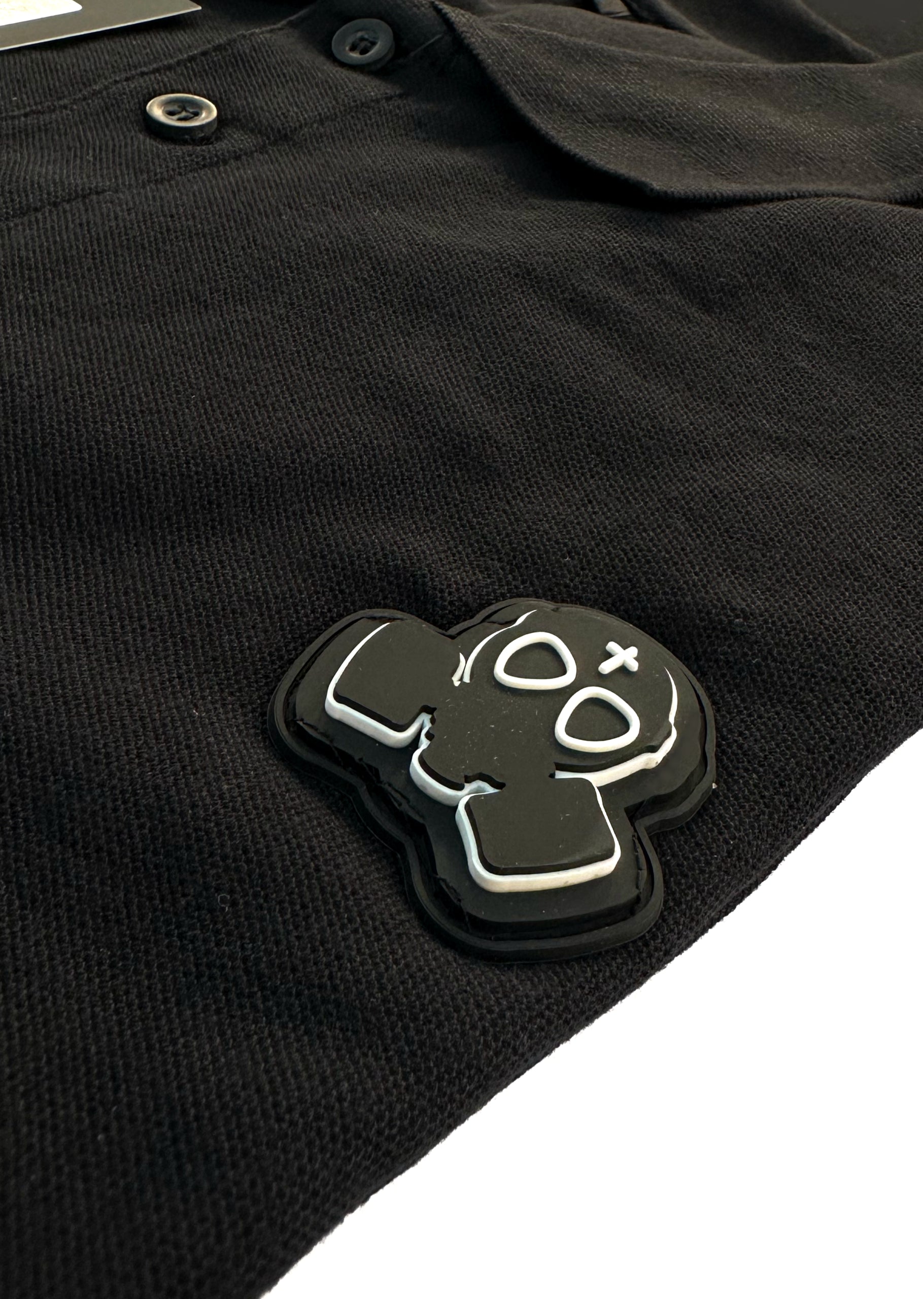 POLO CON PATCH LOGO MASK
