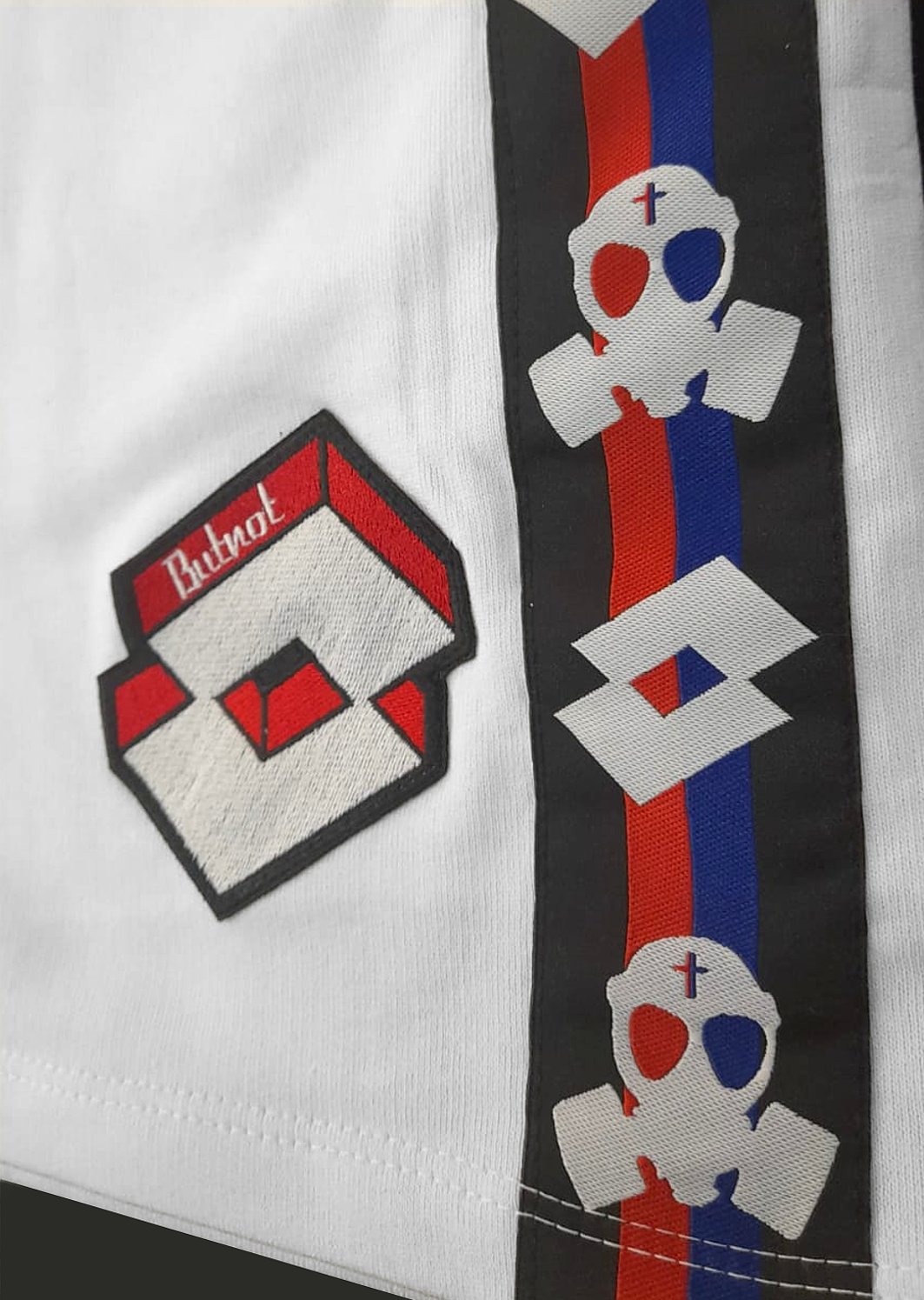 SHORTS BANDA LOTTO BUTNOT + PATCH