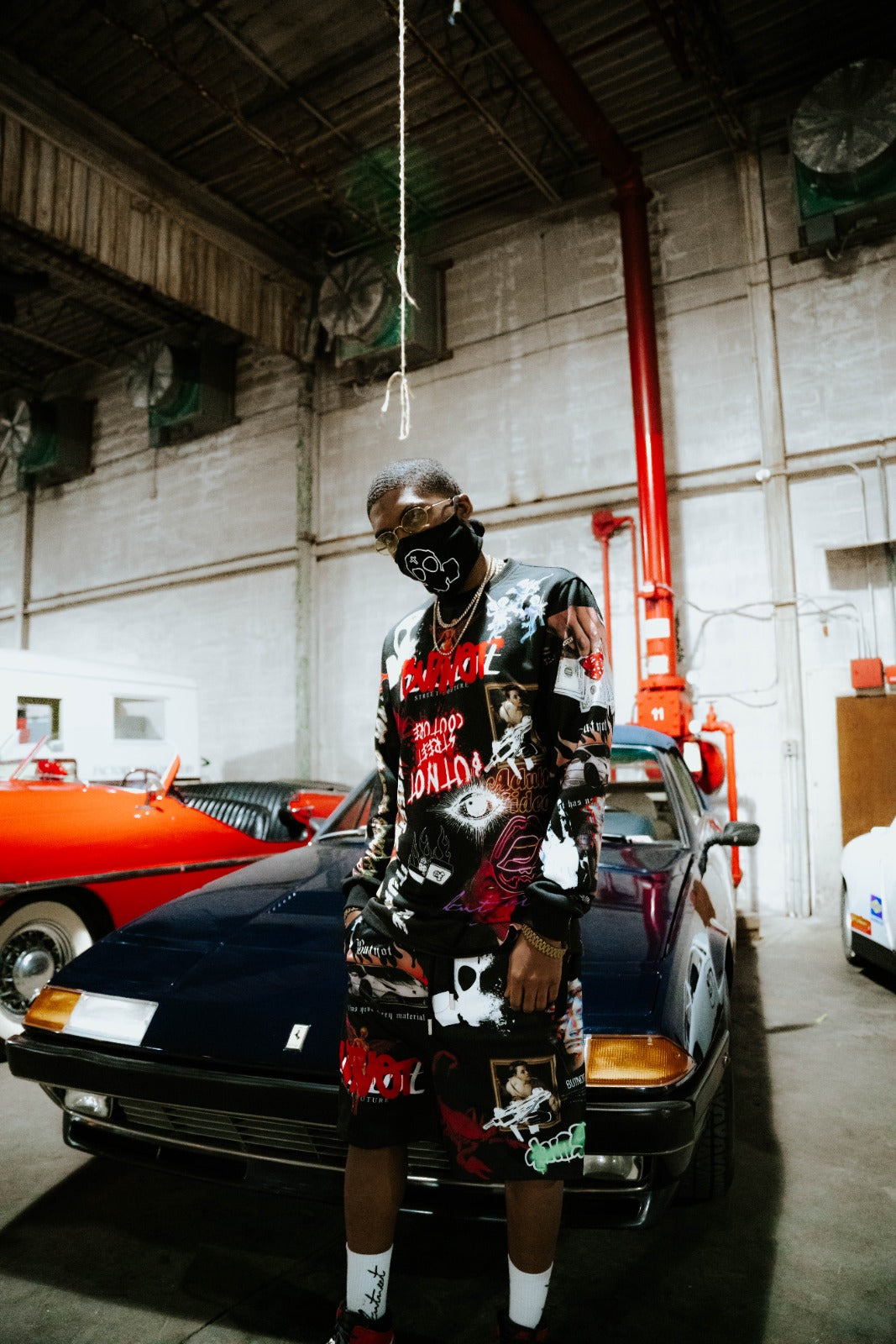 SHORTS STAMPA GRAFFITI