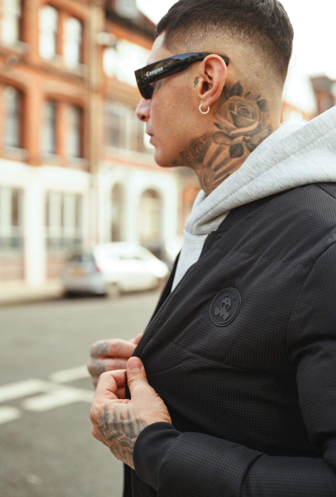 BOMBER MONOCHROME