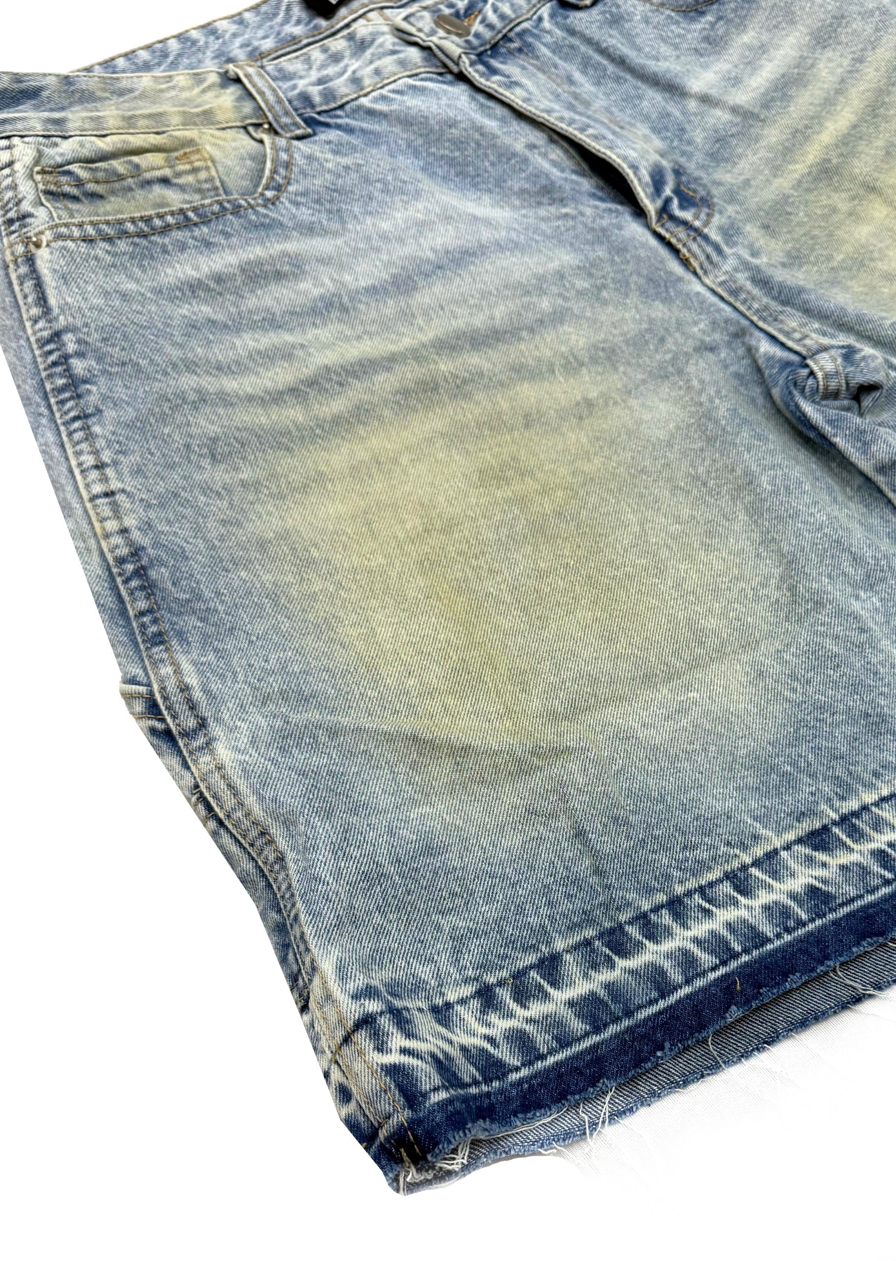 SHORTS DENIM BUTNOT FRAYED