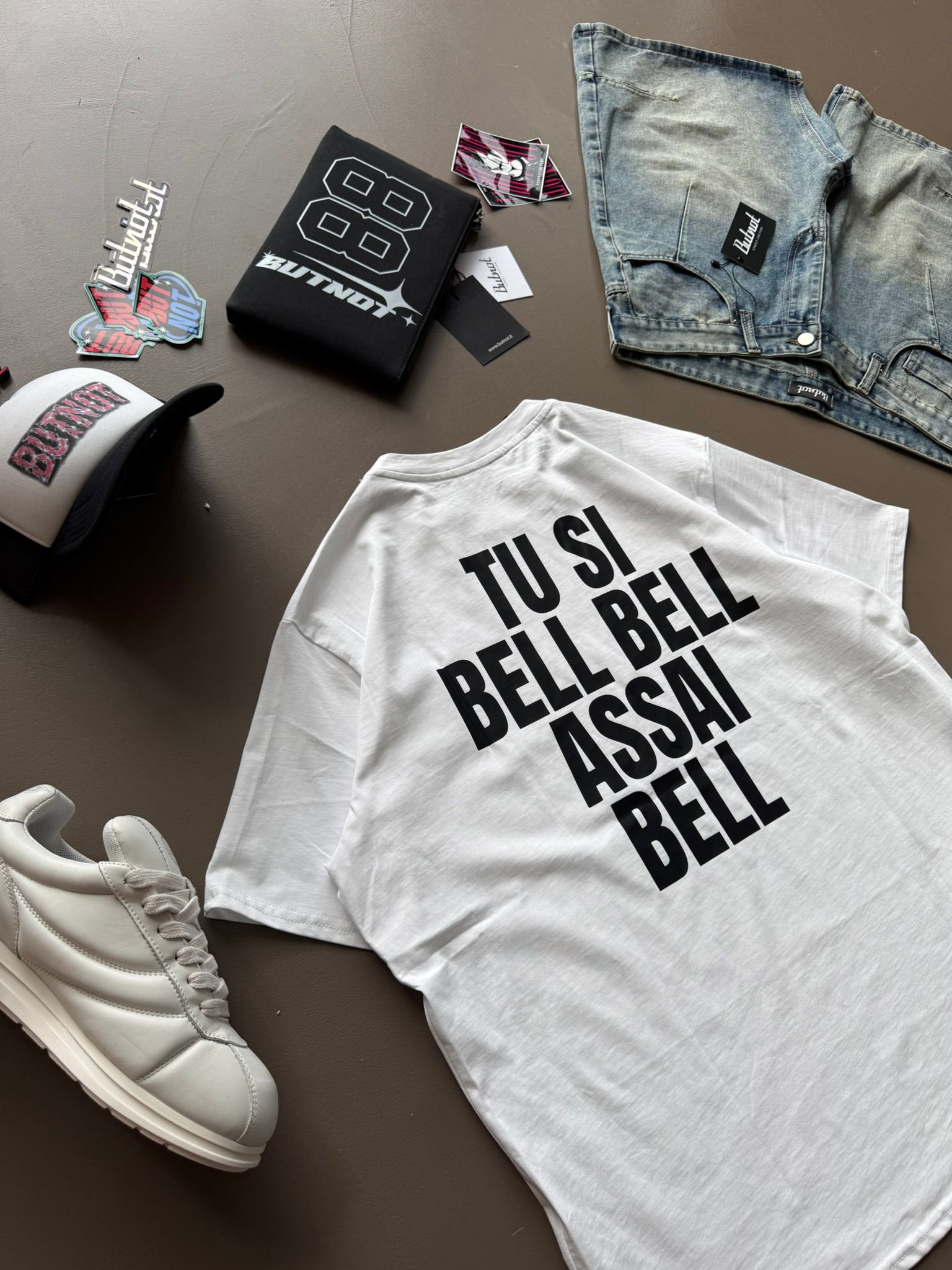 T-SHIRT BUTNOT TU SI BELL