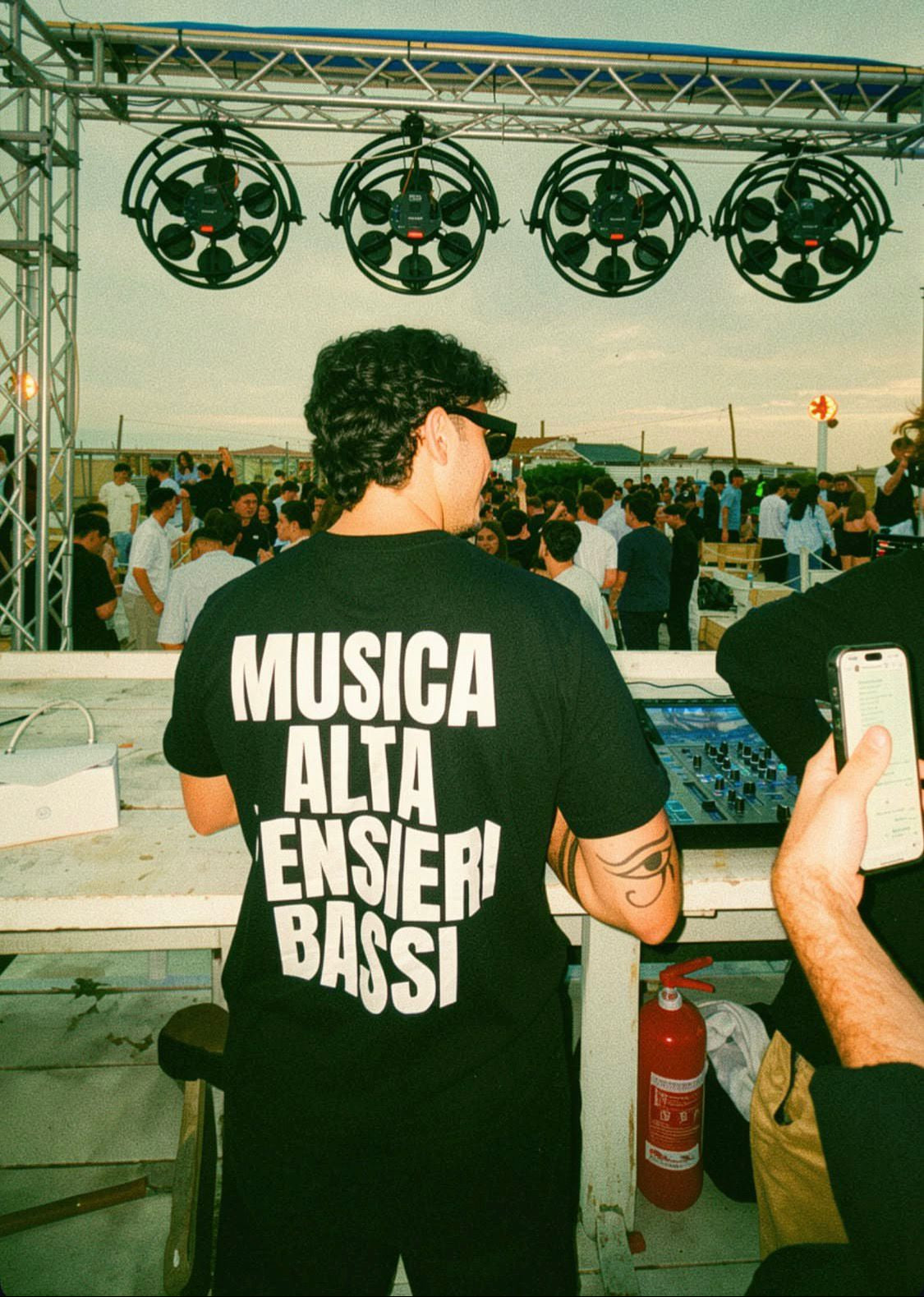 T-SHIRT BUTNOT MUSIC