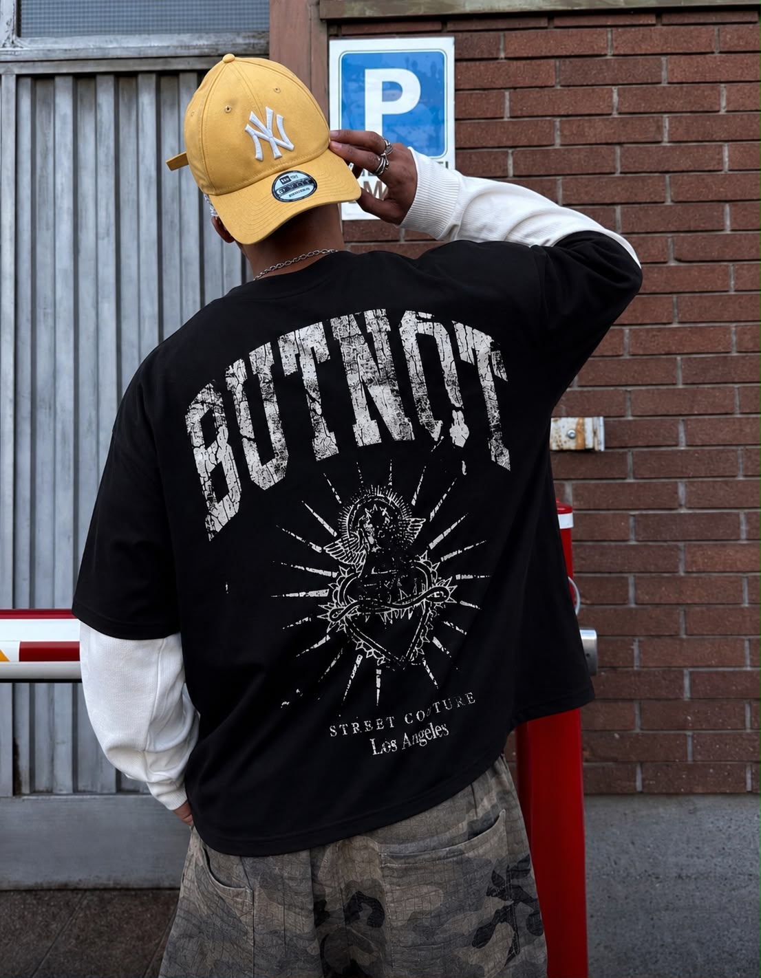 LONGSLEEVE BUTNOT RESISTANCE DESTROY