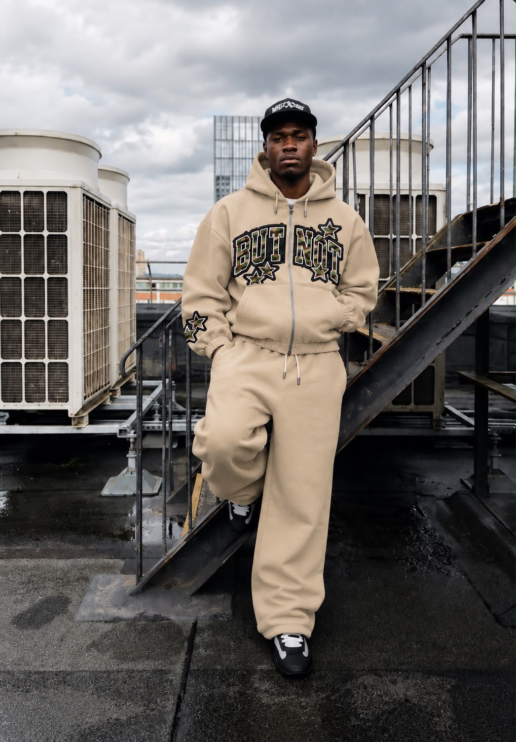 TRACKSUIT BUTNOT MILITARY STAR