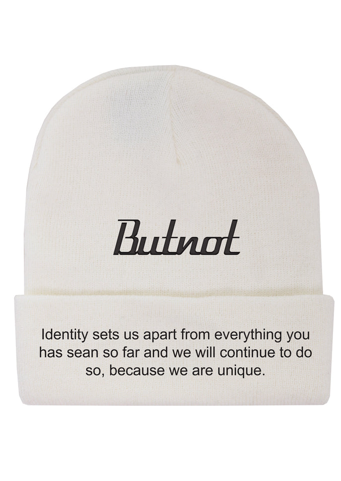 CHAPEAU EN LAINE MAIS PAS DE PHRASE DE BRODERIE