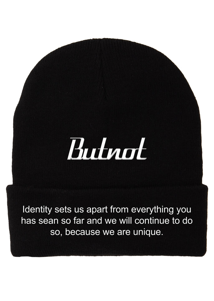 CHAPEAU EN LAINE MAIS PAS DE PHRASE DE BRODERIE