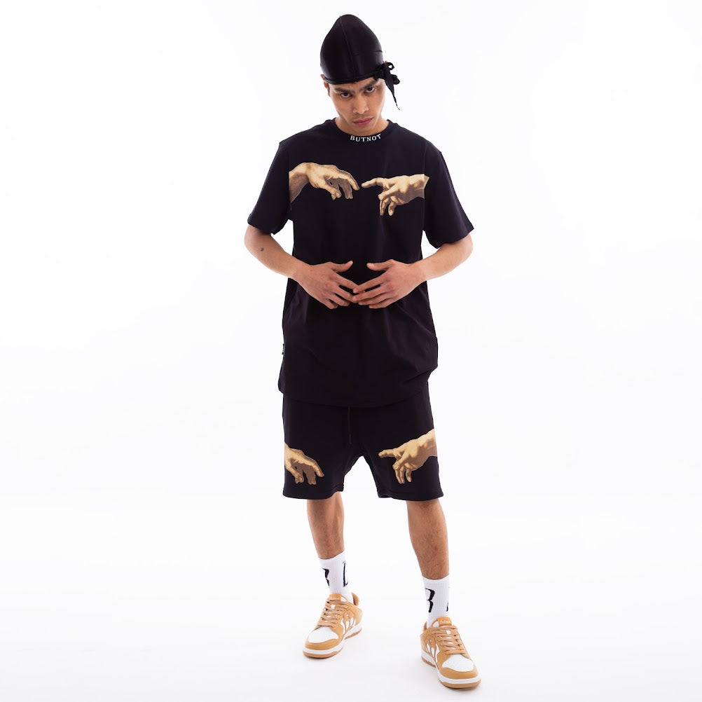 HANDS NECK PRINT T-SHIRT